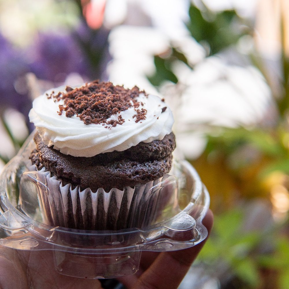 Hype Food - Cookies and Cream Cupcake. Instagram @fatnam_eats - Gluten-Free Near Me - Toronto, Ontario Hype Food - Cookies and Cream Cupcake. Instagram @fatnam_eats - Gluten-Free Near Me - Toronto, Ontario