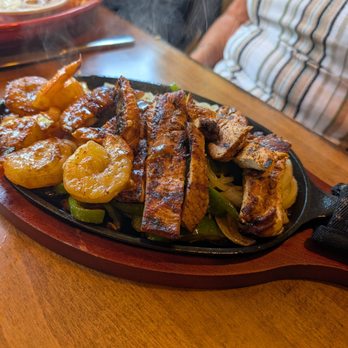 Frida Mexican Bar & Grill - Shrimp and chicken fajitas - Mexican Near Me - Alton, New Hampshire Frida Mexican Bar & Grill - Shrimp and chicken fajitas - Mexican Near Me - Alton, New Hampshire