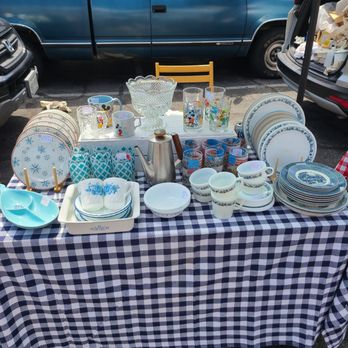 Beacon Flea Market - Antiques Near Me - Beacon, New York