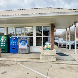 Turner's Downtown Market - Adorable little grocery market entrance...