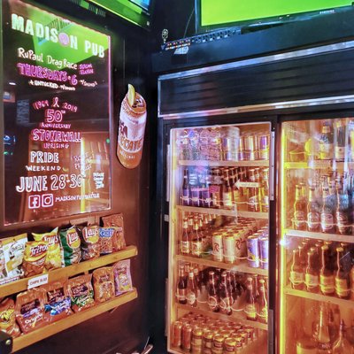Madison Pub by null