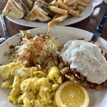 Loru’s Cafe - Country Fried Steakand Chicken Club Sandwich - Breakfast & Brunch Near Me - Camarillo, California