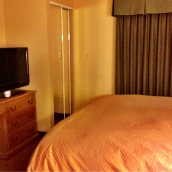 Homewood Suites by Hilton Phoenix-Biltmore - Single King Suite Bedroom - Hotels Near Me - Phoenix, Arizona Homewood Suites by Hilton Phoenix-Biltmore - Single King Suite Bedroom - Hotels Near Me - Phoenix, Arizona
