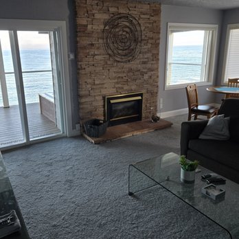 Channel House - Commander's Suite at Allyn House - Hotels Near Me - Depoe Bay, Oregon Channel House - Commander's Suite at Allyn House - Hotels Near Me - Depoe Bay, Oregon