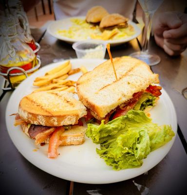 Harry's Plaza Cafe by null