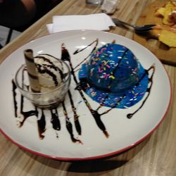 Books and Borders Cafe - Galaxy cake with warm molten center comes with ice cream only 150