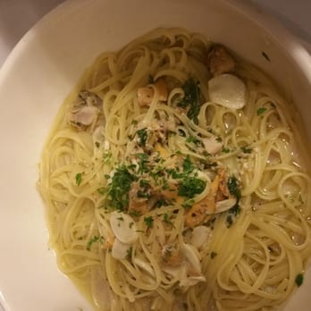 Gino's Restaurant - Linguini with white clam sauce - Pizza Near Me - Brooklyn, New York