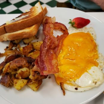 Milner's Cafe & Catering - Happy Camper - Cafes Near Me - Wilmington, North Carolina