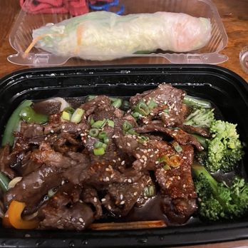 Manee Thai Restaurant - Fresh shrimp roll and Thai beef and vegetables - Thai Near Me - Gray, Maine Manee Thai Restaurant - Fresh shrimp roll and Thai beef and vegetables - Thai Near Me - Gray, Maine