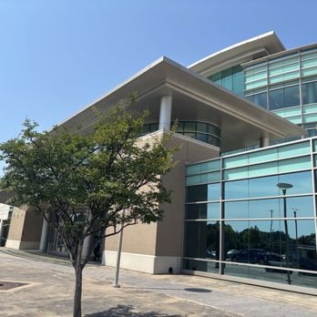Memphis Public Library - Front of the library - Libraries Near Me - Memphis, Tennessee