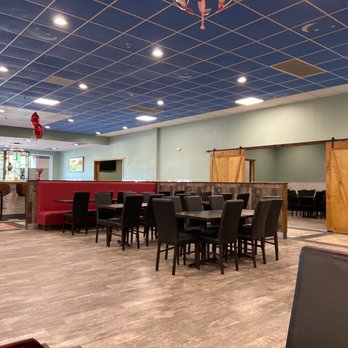 Hug Grill Buffet - The area we chose to sat in! There's a full bar too! - Buffets Near Me - Hillsboro, Oregon Hug Grill Buffet - The area we chose to sat in! There's a full bar too! - Buffets Near Me - Hillsboro, Oregon