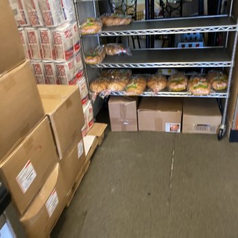 Salina's Market - shelves of bread and pastries - Grocery Near Me - Clermont, Florida Salina's Market - shelves of bread and pastries - Grocery Near Me - Clermont, Florida