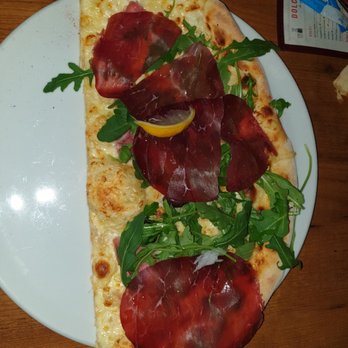L'Osteria - Pizza Bianca mit Seranoschinken - Italian Near Me - Rostock, MV