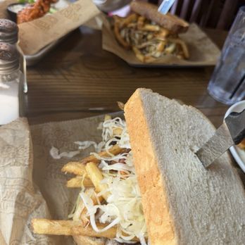 Primanti Bros. Restaurant and Bar - Sports Bars Near Me - Hershey, Pennsylvania