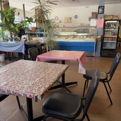 El Harissa Market Cafe - Dining area