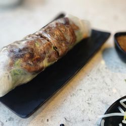 Lemongrass chicken salad roll