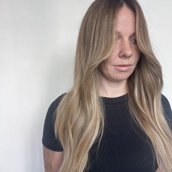 Shazleena Jeffrey - Straits Salon - Natural blonde highlights - Hair Stylists Near Me - Sunnyvale, California Shazleena Jeffrey - Straits Salon - Natural blonde highlights - Hair Stylists Near Me - Sunnyvale, California