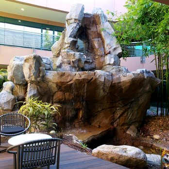 Vahl Chiropractic Wellness Center - Outdoor Waiting Area - Chiropractors Near Me - Encinitas, California Vahl Chiropractic Wellness Center - Outdoor Waiting Area - Chiropractors Near Me - Encinitas, California