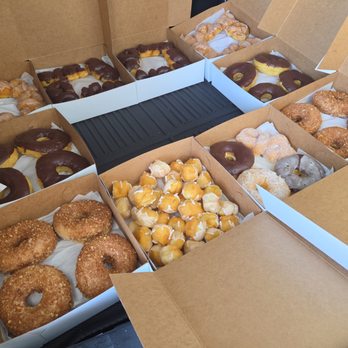 Monarch Donuts - Lots of donuts - Donuts Near Me - Arcadia, California Monarch Donuts - Lots of donuts - Donuts Near Me - Arcadia, California