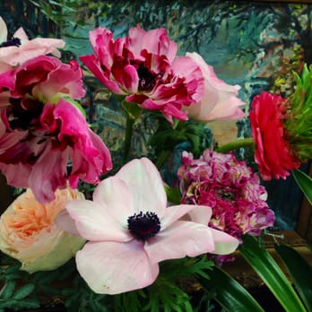 Christine Noelle Design - Artful display and original blooms - Florists Near Me - Chicago, Illinois