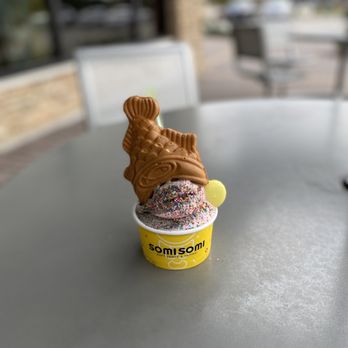 Somisomi - Oreo and strawberry, Oreo crumble and rainbow sprinkles, fish with Nutella... - Desserts Near Me - Frisco, Texas Somisomi - Oreo and strawberry, Oreo crumble and rainbow sprinkles, fish with Nutella... - Desserts Near Me - Frisco, Texas