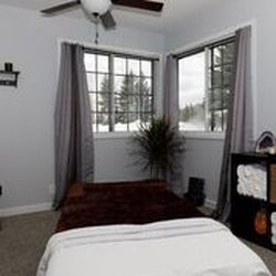 LutZen Reflections Massage Studios