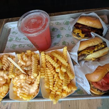Shake Shack 479 Route 17 South - Paramus - Burgers Near Me - Paramus, New Jersey Shake Shack 479 Route 17 South - Paramus - Burgers Near Me - Paramus, New Jersey