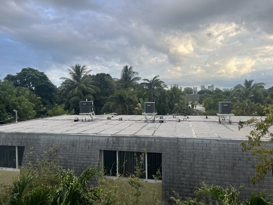 Torres & Son Roofing Logo