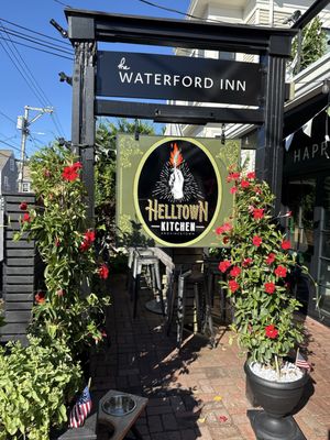 Helltown Kitchen by null