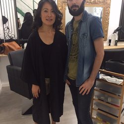 Saloncito 131 - Eloy is the man. He wants to visit the US, someone invite him to cut hair!