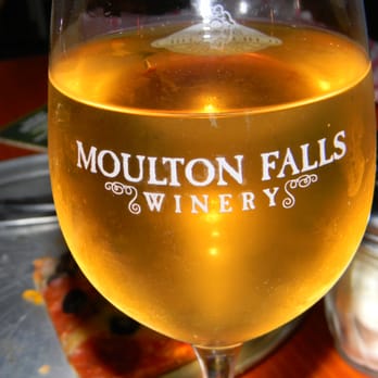 Moulton Falls Winery - My glorious glass of English cider. YUM! - Music Venues Near Me - Yacolt, Washington
