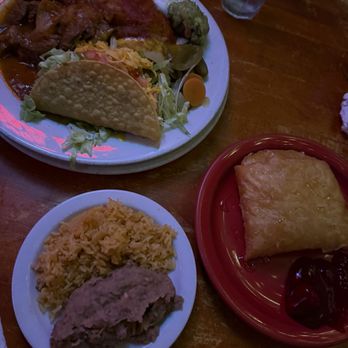 De Campana - 34. Campana Plate Combo and the Sopapia dessert (honey puff pastry with strawberries) - Mexican Near Me - Bensenville, Illinois De Campana - 34. Campana Plate Combo and the Sopapia dessert (honey puff pastry with strawberries) - Mexican Near Me - Bensenville, Illinois