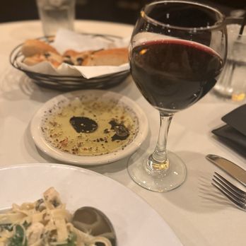 Max's Brick Oven Cafe - Complimentary bread and oil with balsamic vinegrette - Pizza Near Me - Paducah, Kentucky