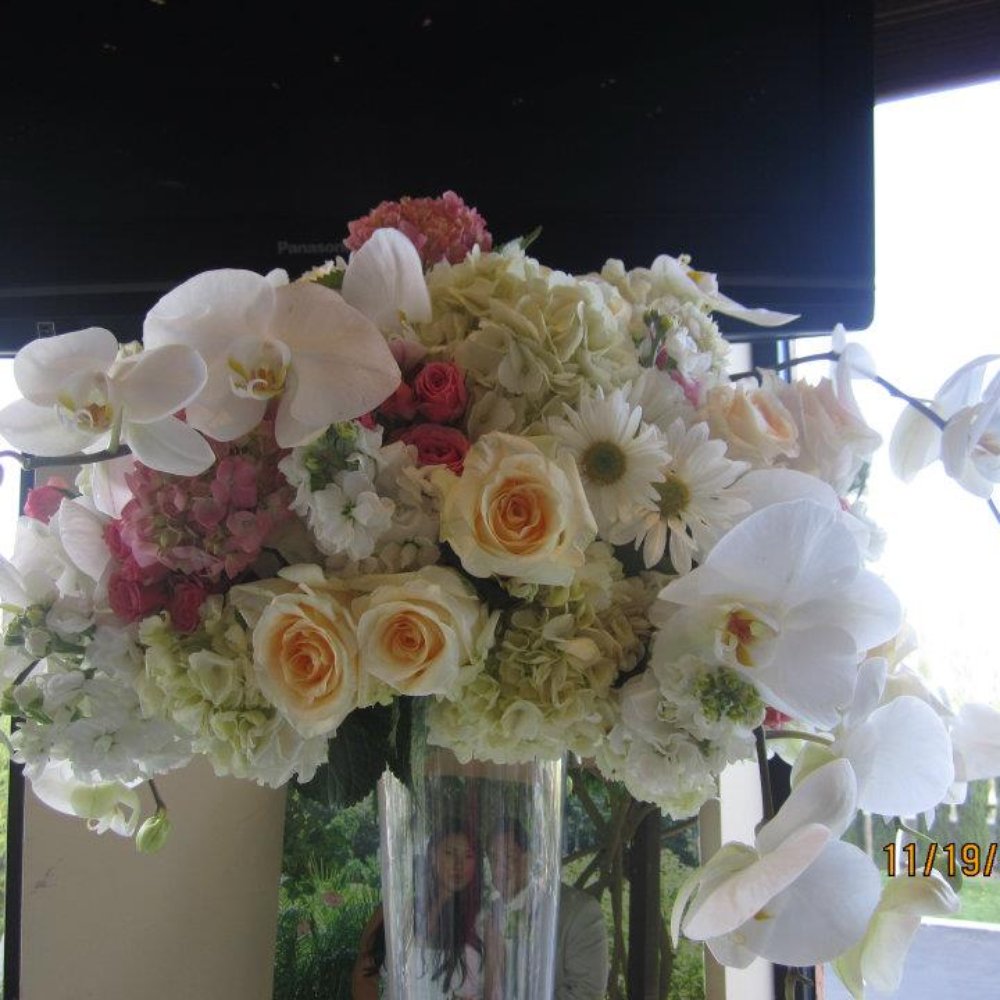 Flower Divas - The crowning glory at my party. So fabulous - Florists Near Me - Santa Clara, California Flower Divas - The crowning glory at my party. So fabulous - Florists Near Me - Santa Clara, California