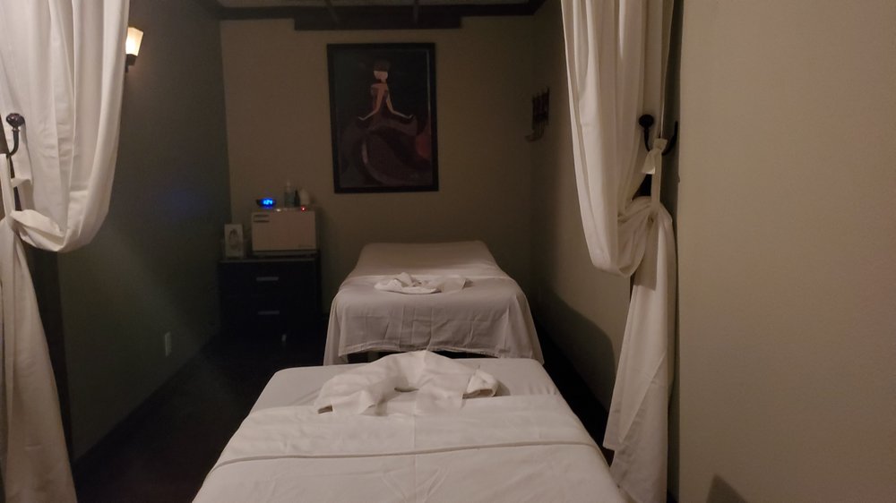 IRIS DAY SPA Updated September 2024 11 Photos 6985 W Sahara Ave