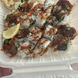 Spicy tuna roll Spicy tuna roll