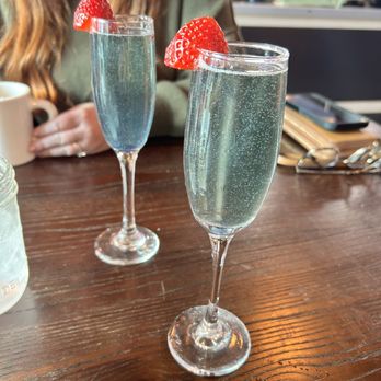 Kitchen 15 - Beam Bellini with glitter!! - Breakfast & Brunch Near Me - Sacramento, California Kitchen 15 - Beam Bellini with glitter!! - Breakfast & Brunch Near Me - Sacramento, California