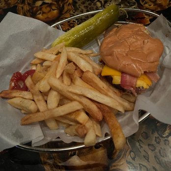 Rainforest Cafe - Bacon cheeseburger - American Near Me - Sunrise, Florida Rainforest Cafe - Bacon cheeseburger - American Near Me - Sunrise, Florida