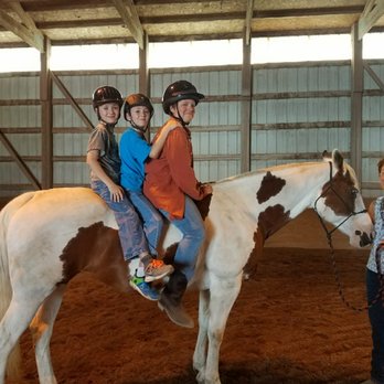 Vicki Rhaesa Horsemanship - Horseback Riding Near Me - Spring Hill, Kansas Vicki Rhaesa Horsemanship - Horseback Riding Near Me - Spring Hill, Kansas