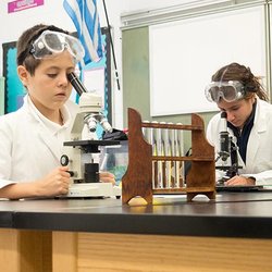 A. Fantis School - Science Lab