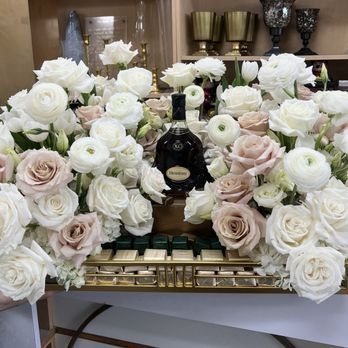 Design by Four Seasons - Flowers - Floral Designers Near Me - North Hollywood, California Design by Four Seasons - Flowers - Floral Designers Near Me - North Hollywood, California