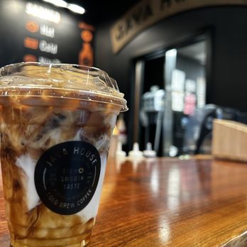 Java House - Sugar Free Vanilla Carmel Latte with Oatmilk - Coffee & Tea Near Me - Indianapolis, Indiana