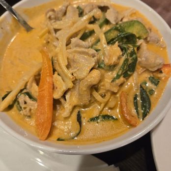 Coconut Thai - Curry chicken - Thai Near Me - Edina, Minnesota