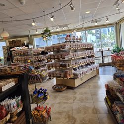 Lin's Hawaiian Snacks - Snacks on snacks on snacks...