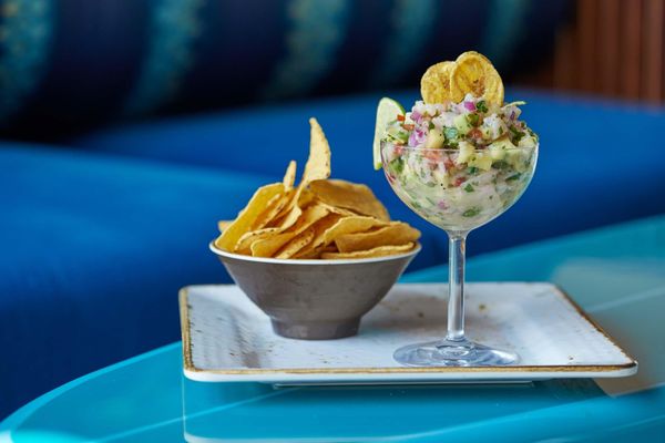 5 o'Clock Somewhere Bar - Times Square by null