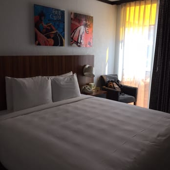 The Verb Hotel - Plain room - Hotels Near Me - Boston, Massachusetts The Verb Hotel - Plain room - Hotels Near Me - Boston, Massachusetts