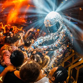 Duplex Club  - Shot show - Dance Clubs Near Me - Prague, Puerto Rico