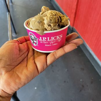 J P Licks - Charles Street - Coffee Cookies 'N' Cream Ice Cream Cake - Ice Cream & Frozen Yogurt Near Me - Boston, Massachusetts