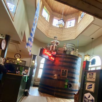 Hilltop Pub and Grill - Pubs Near Me - Stevens Point, Wisconsin