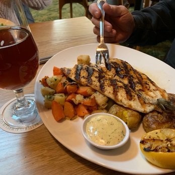 Seasons 52 - New American Near Me - Troy, Michigan